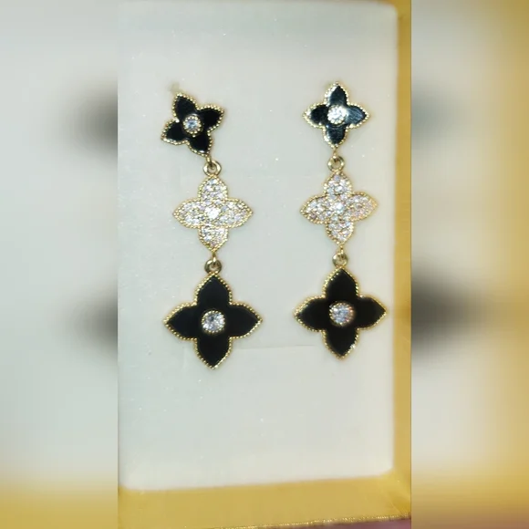 Earrings - Picture 3 of 3